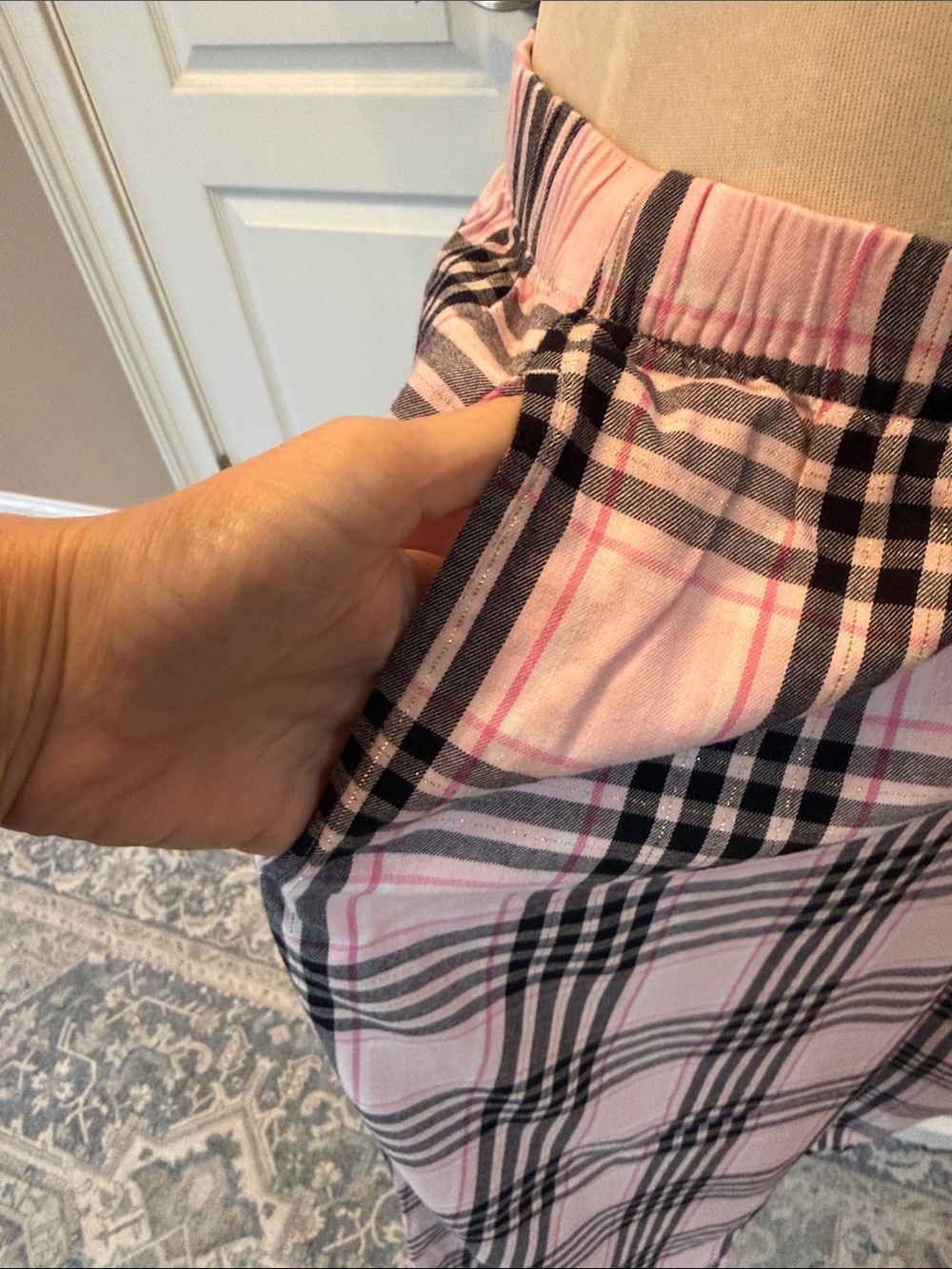 Victoria's Secret Pink Plaid Flannel Pajama Set - Picture 14 of 15